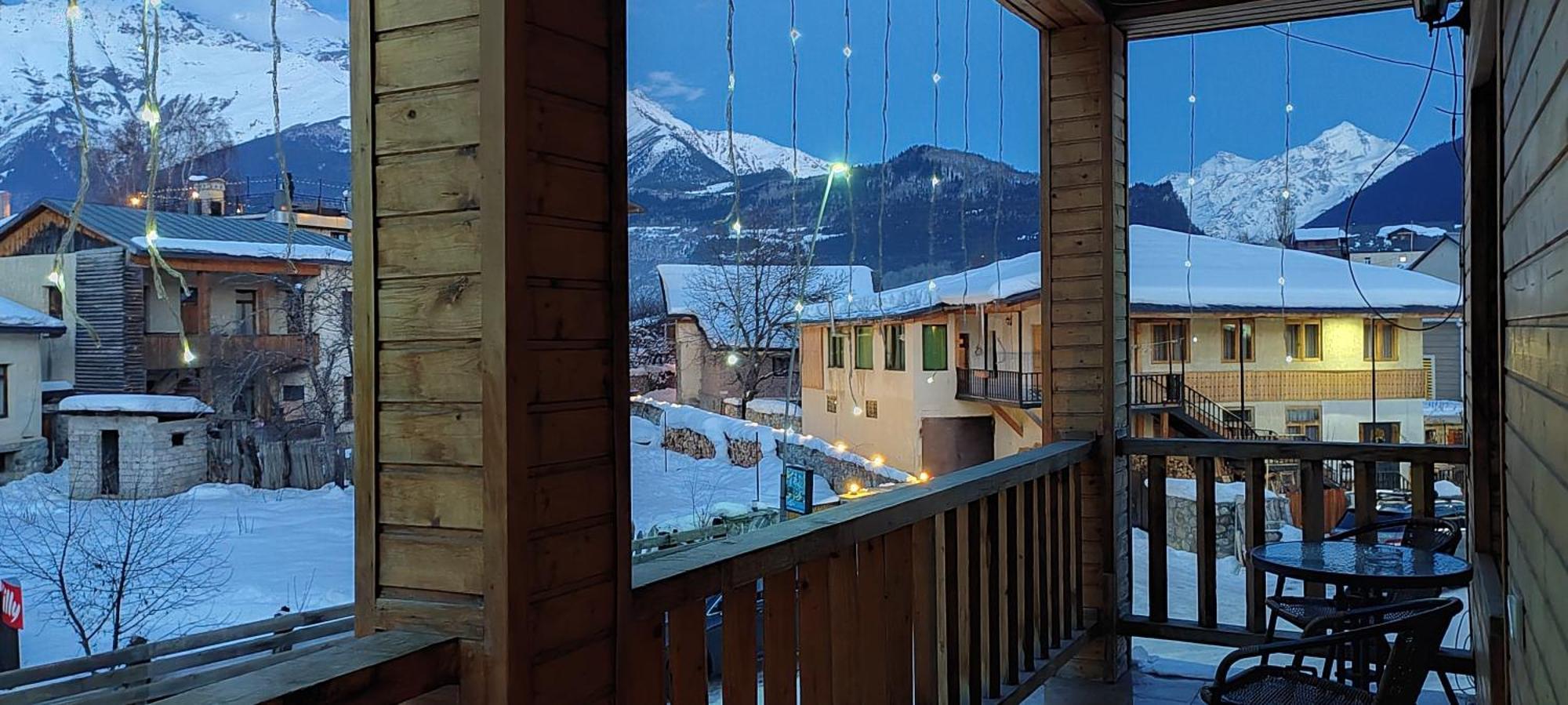 Hotel Svanseti Mestia Habitación foto